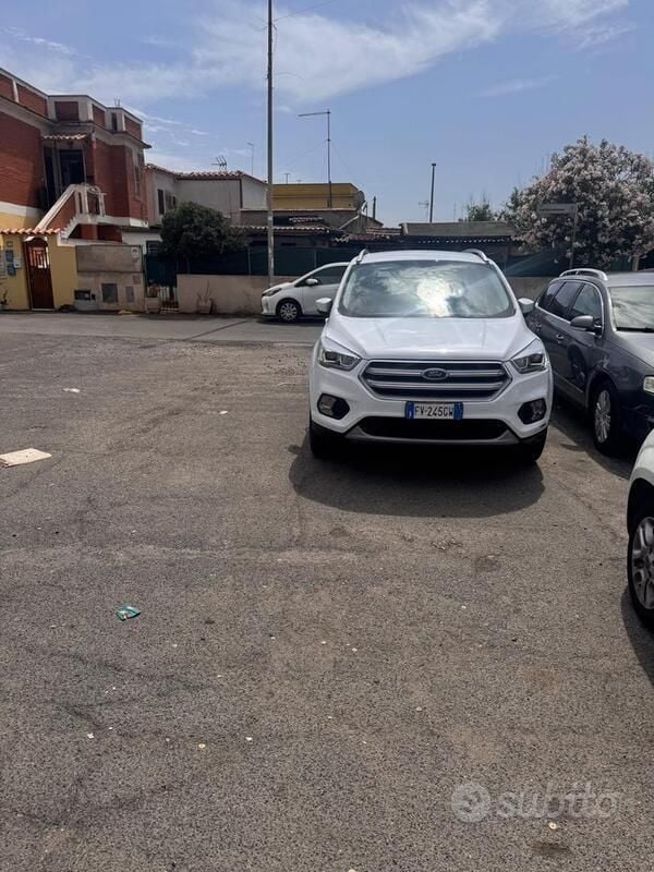 Usata Ford Kuga 120 CV (88 kW) 2019 Bianco SUV
