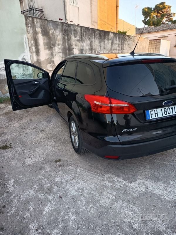 Usata 2017 Ford Focus Due volumi | 10.000 € (Cara) - Immagine 1/4