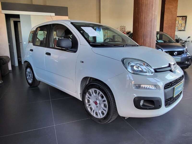 Usata Fiat Panda Lounge 95 CV (69 kW) 2016 Bianco Utilitaria