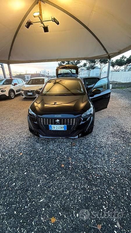 Usata Peugeot 208 2023 Nero Utilitaria