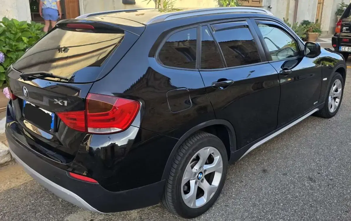 Usata BMW X1 143 CV (105 kW) 2011 Nero SUV