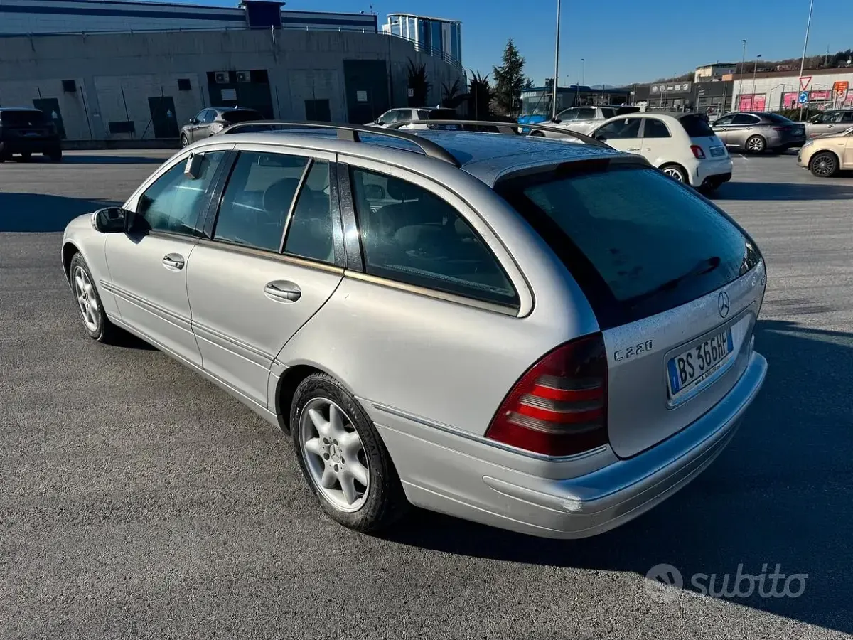 Usata Mercedes C220 Classic 143 CV (105 kW) 2001 Grigio Station wagon