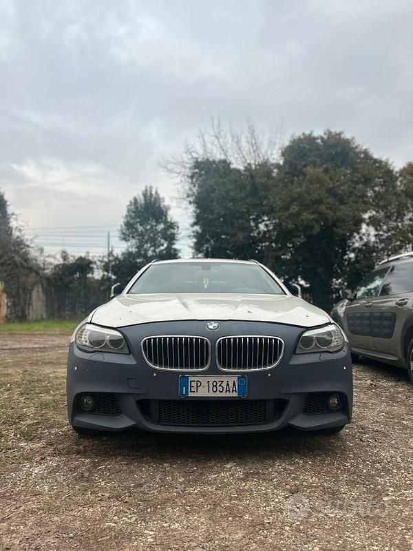 Usata BMW 530 Comfort Edition 258 CV (189 kW) 2011 Bianco Station wagon
