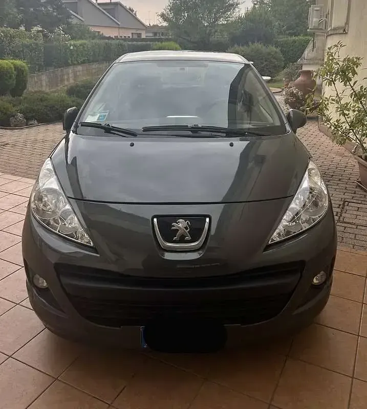 Usata Peugeot 207 73 CV (53 kW) 2010 Utilitaria