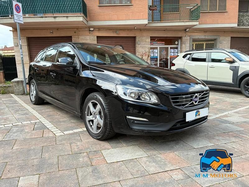 Usata Volvo V60 Business Edition 120 CV (88 kW) 2017 Nero Station wagon