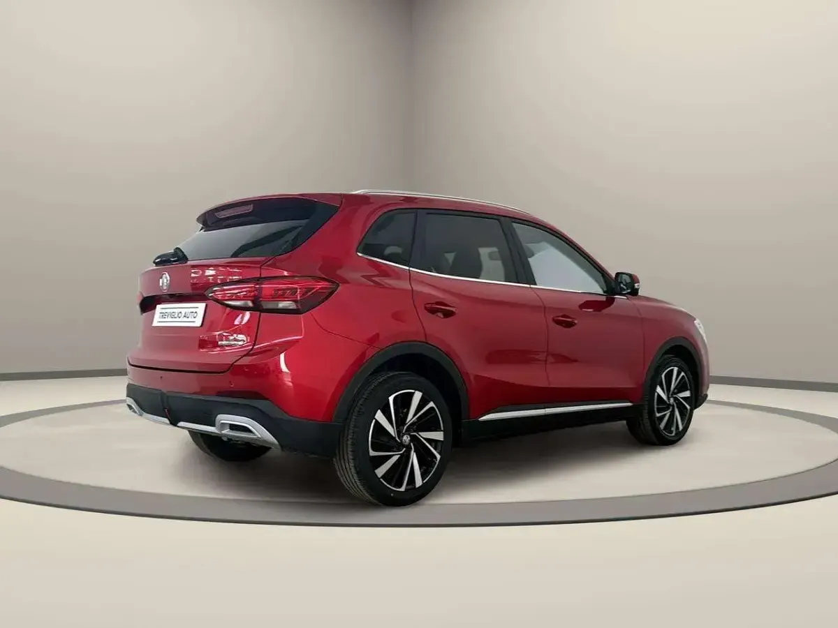Nuova MG ZS Luxury 197 CV (144 kW) 2026 Rosso / metallizzato SUV