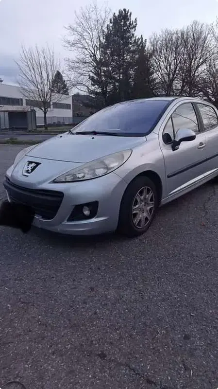 Usata Peugeot 207 68 CV (50 kW) 2011 Berlina