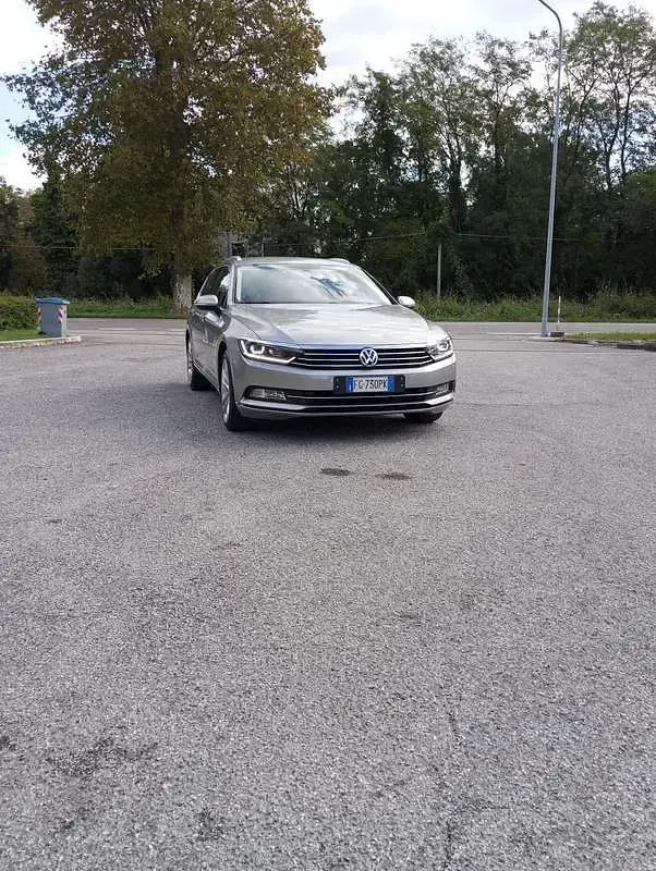 Usata VW Passat Executive 150 CV (110 kW) 2016 Station wagon