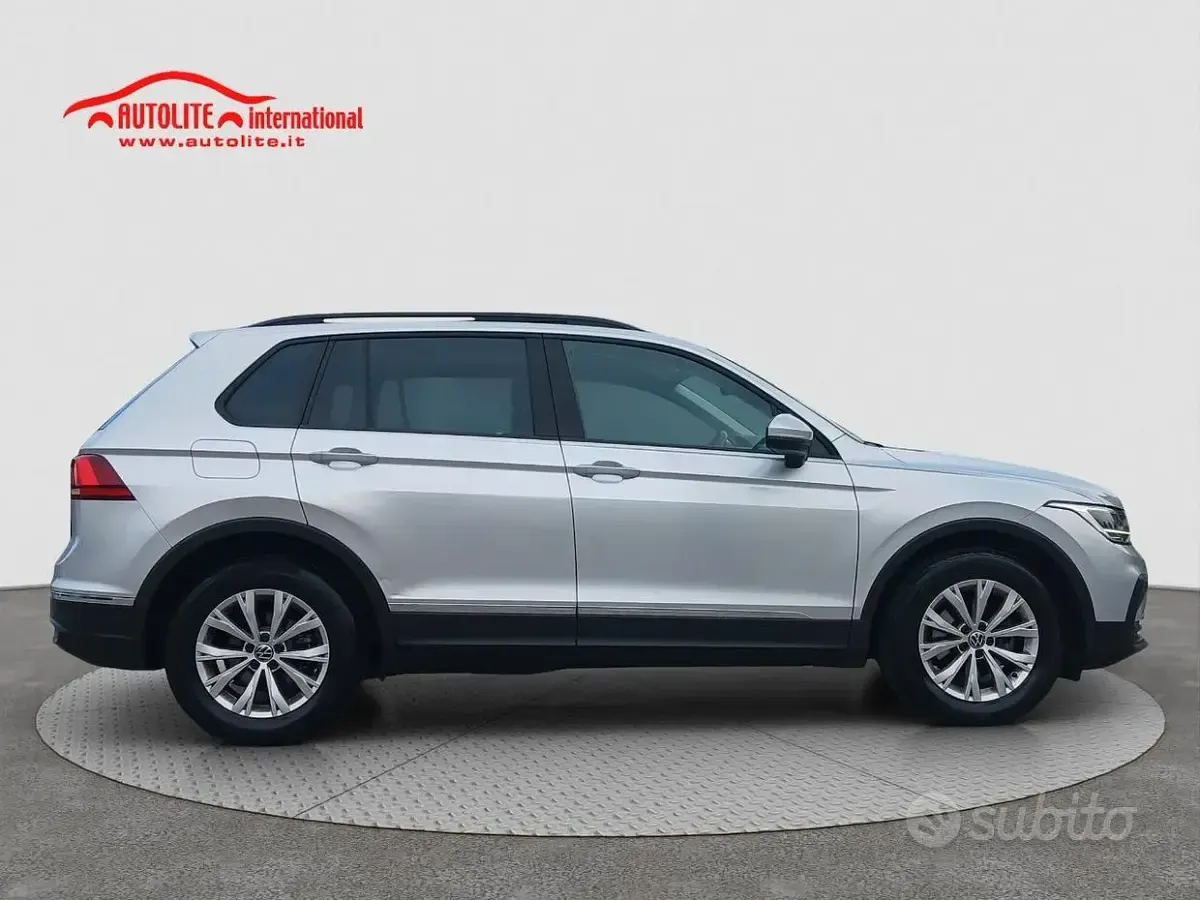 Usata VW Tiguan Life 150 CV (110 kW) 2021 Argento SUV