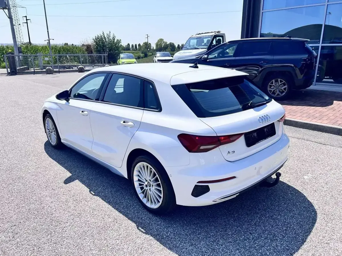 Usata Audi A3 Business 150 CV (110 kW) 2024 Bianco Berlina