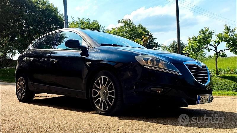Usata Lancia Delta Gold 165 CV (121 kW) 2009 Nero Utilitaria