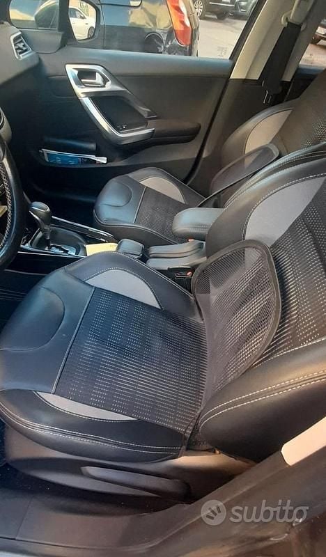 Usata Peugeot 2008 Allure 120 CV (88 kW) 2019 Grigio SUV