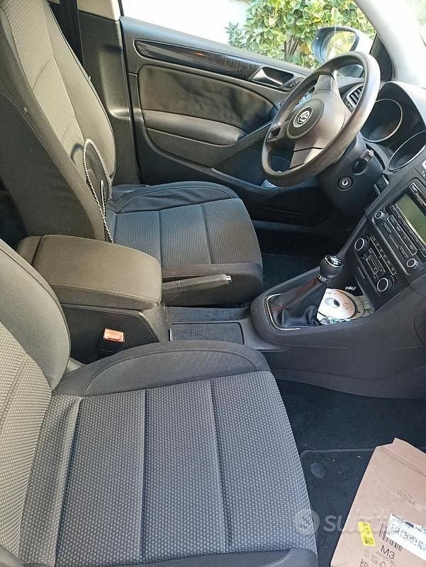 Usata VW Golf VI Comfortline 105 CV (77 kW) 2010 Bianco Utilitaria