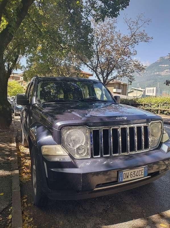 Blu/azzurro Usata 2009 Jeep Cherokee Limited SUV | 7000 € (Ottimo prezzo) - Immagine 1/4