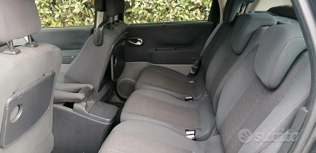 Usata Renault Scénic 100 CV (73 kW) 2007 Grigio Monovolume