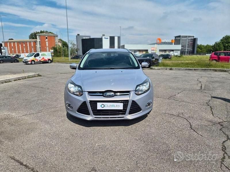 Begagnad Ford Focus Titanium 116 HK (85 kW) 2014 Grå Kombi