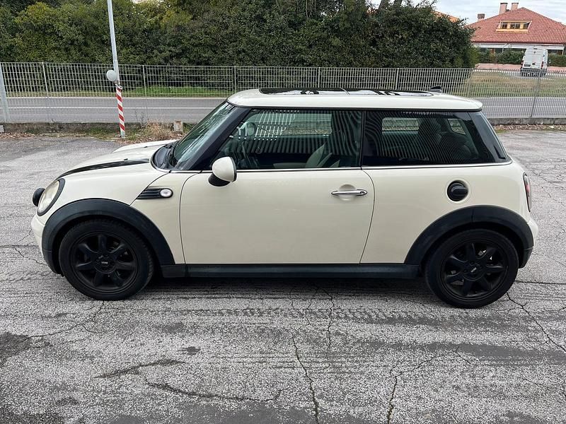 Usata Mini Cooper 120 CV (88 kW) 2007 Bianco Utilitaria