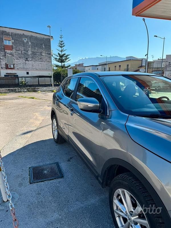 Usata Nissan Qashqai 115 CV (84 kW) 2017 Grigio SUV