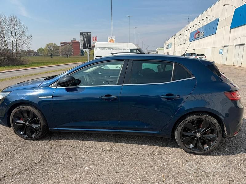 Usata Renault Mégane IV Bose Edition 110 CV (80 kW) 2017 Blu Berlina