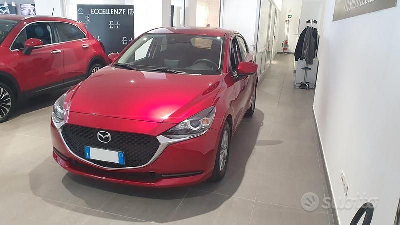 Rosso Usata 2022 Mazda 2 Evolve Tre volumi | 15.000 € (Buon prezzo) - Immagine 1/4