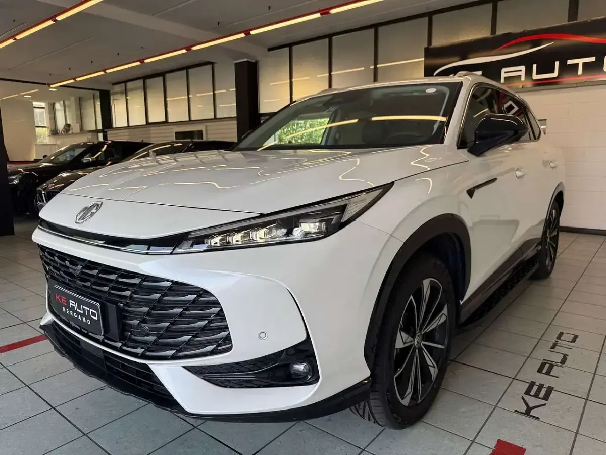 Usata MG HS Luxury 143 CV (105 kW) 2025 Bianco SUV