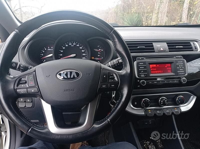 Usata Kia Rio 75 CV (55 kW) 2016 Utilitaria