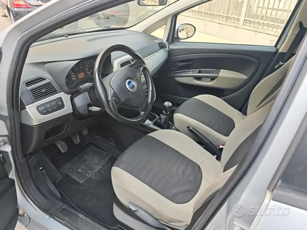 Usata Fiat Grande Punto 65 CV (47 kW) 2006 Grigio Utilitaria