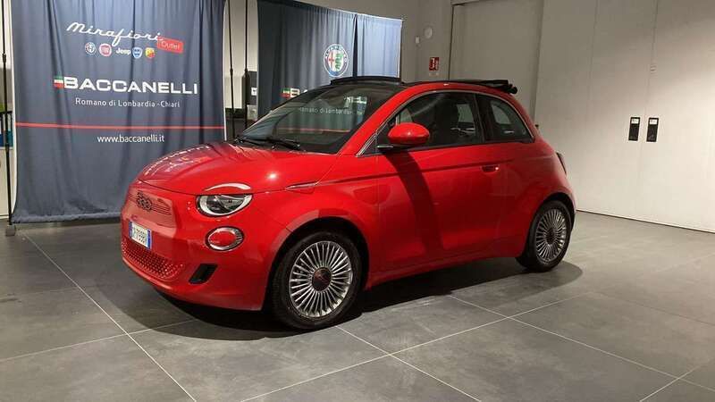 Rosso Usata 2023 Fiat 500e Red Cabrio | 16.450 € (Ottimo prezzo) - Immagine 1/4