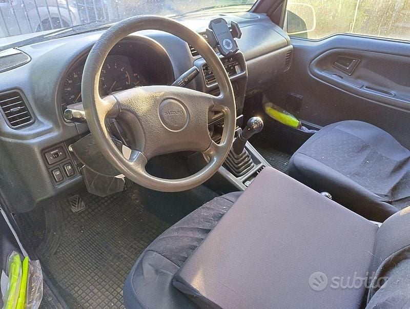 Usata Suzuki Vitara 1996 Bianco Station wagon