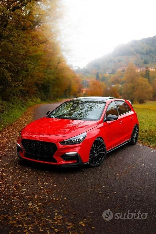 Usata Hyundai i30 N Performance 330 CV (242 kW) 2018 Rosso Utilitaria