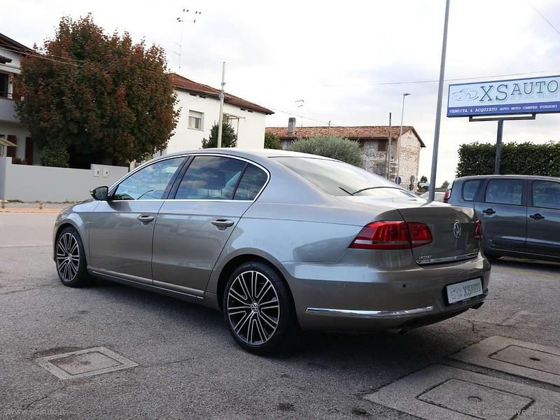 Usata VW Passat 177 CV (130 kW) 2014 Beige Berlina