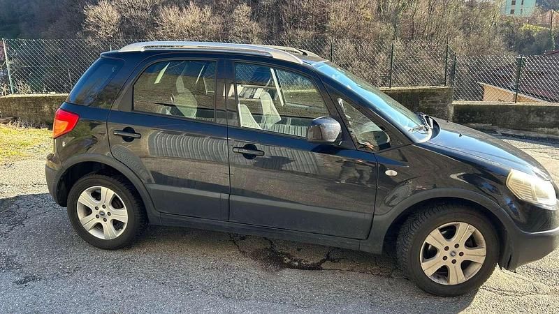 Usata Fiat Sedici 120 CV (88 kW) 2008 Nero SUV