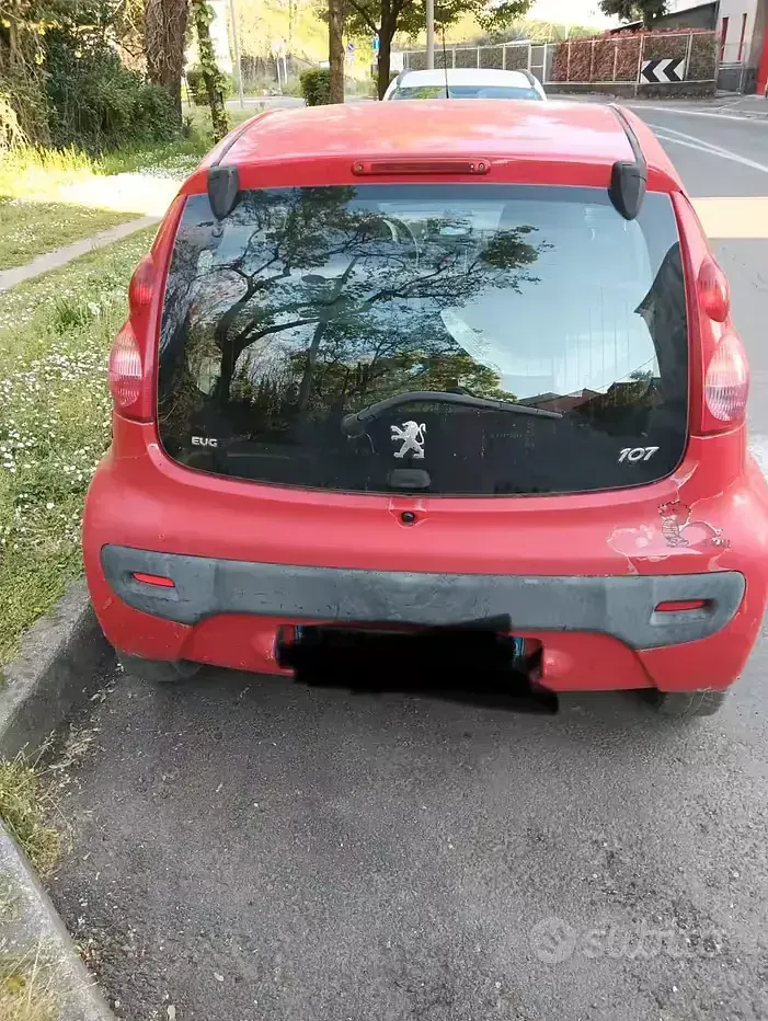 Usata Peugeot 107 68 CV (50 kW) 2008 Rosso Utilitaria
