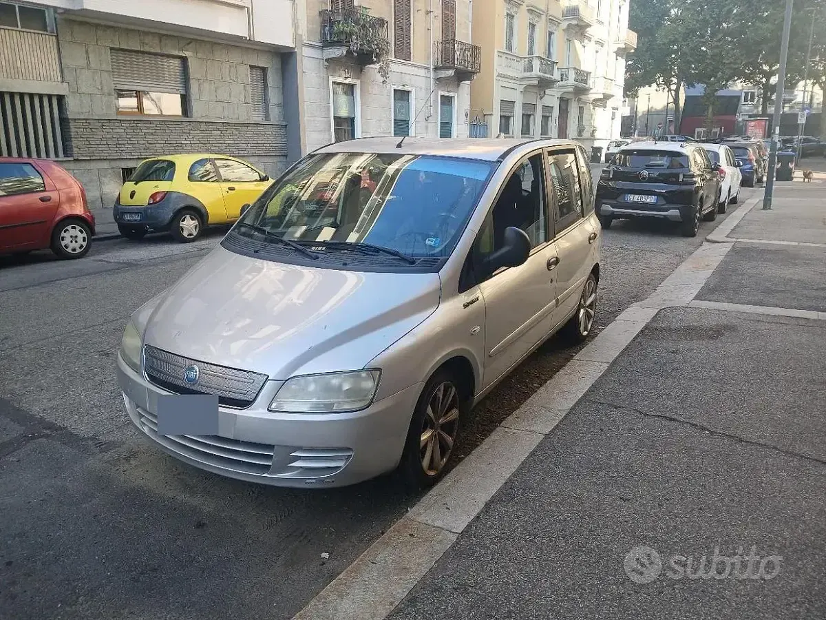 Usata Fiat Multipla 103 CV (75 kW) 2007 Grigio Monovolume