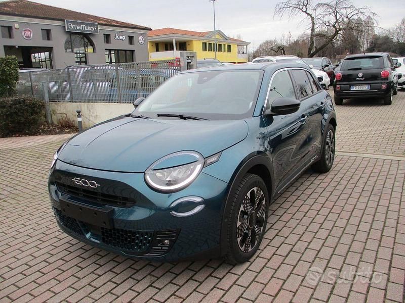 Usata Fiat 600 La Prima 101 CV (74 kW) 2025 Verde SUV