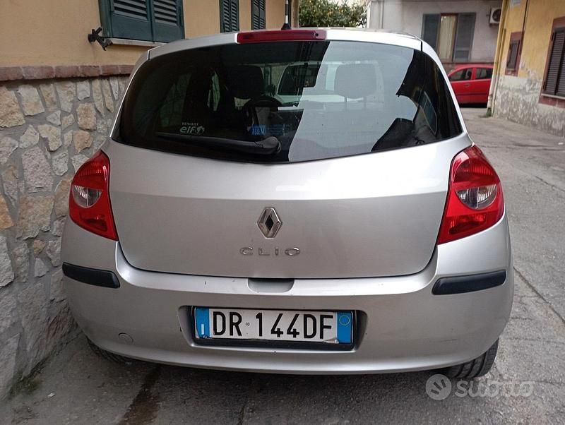 Brugt Renault Clio II 85 HK (62 kW) 2008 Grå Sedan