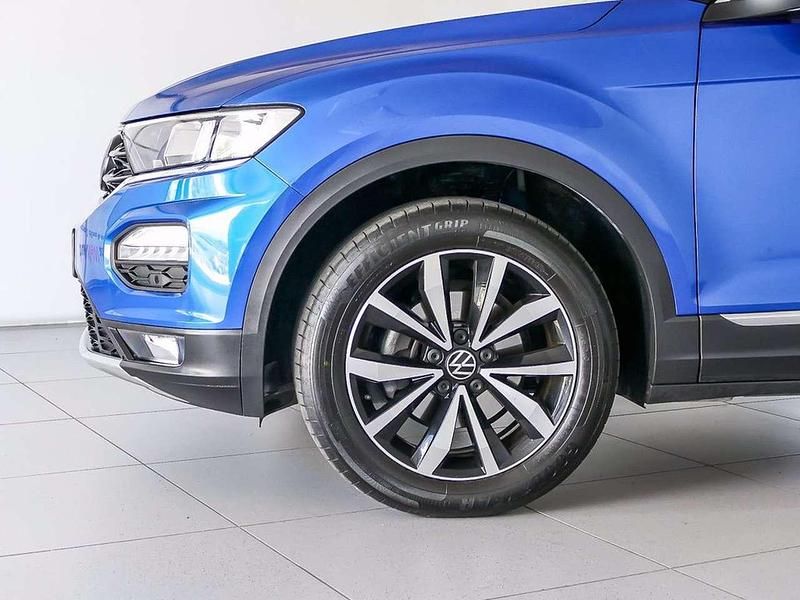 Usata VW T-Roc Style 150 CV (110 kW) 2022 Ravenna blue metallizzato nero SUV