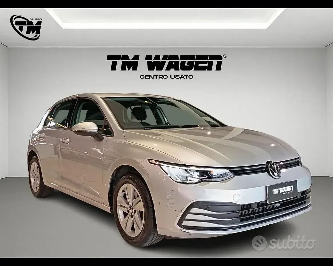 Usata VW Golf VIII Life 110 CV (80 kW) 2020 Argento Berlina