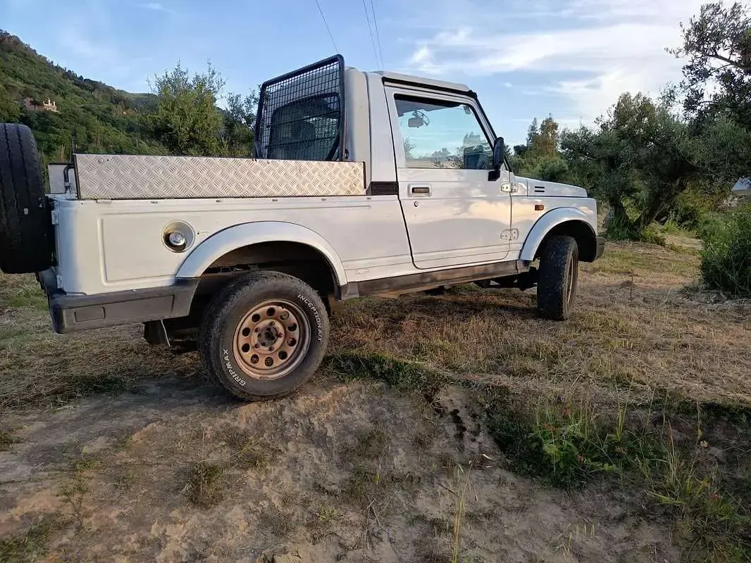 Usata Suzuki Samurai 64 CV (47 kW) 2002 Bianco SUV