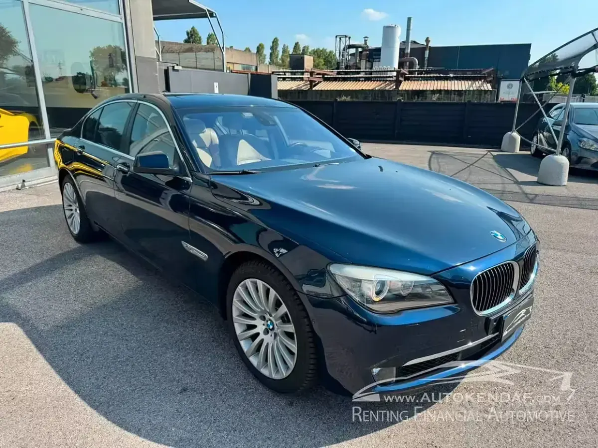 Usata BMW 740 Comfort Edition 306 CV (225 kW) 2011 Blu/azzurro Berlina
