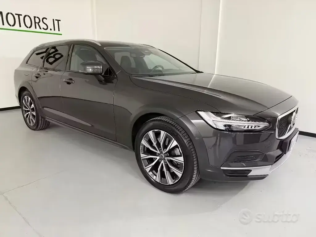 Usata Volvo V90 CC 197 CV (144 kW) 2023 Grigio Station wagon