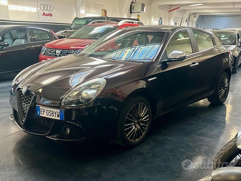 Usata Alfa Romeo Giulietta Distinctive 105 CV (77 kW) 2013 Nero Utilitaria