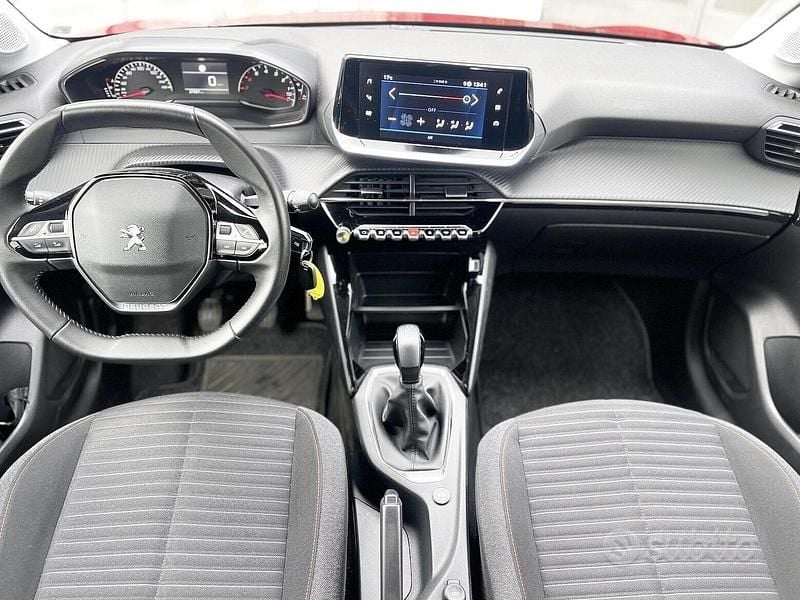 Usata Peugeot 208 75 CV (55 kW) 2023 Rosso Utilitaria
