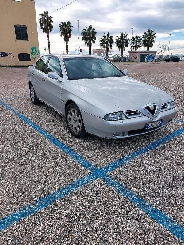 Usata Alfa Romeo 166 136 CV (100 kW) 1999 Grigio Berlina