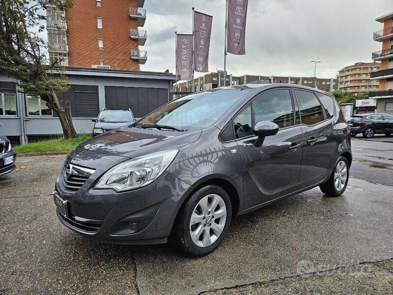 Grigio scuro Usata 2012 Opel Meriva Cosmo Monovolume | 5999 € (Buon prezzo) - Immagine 1/4