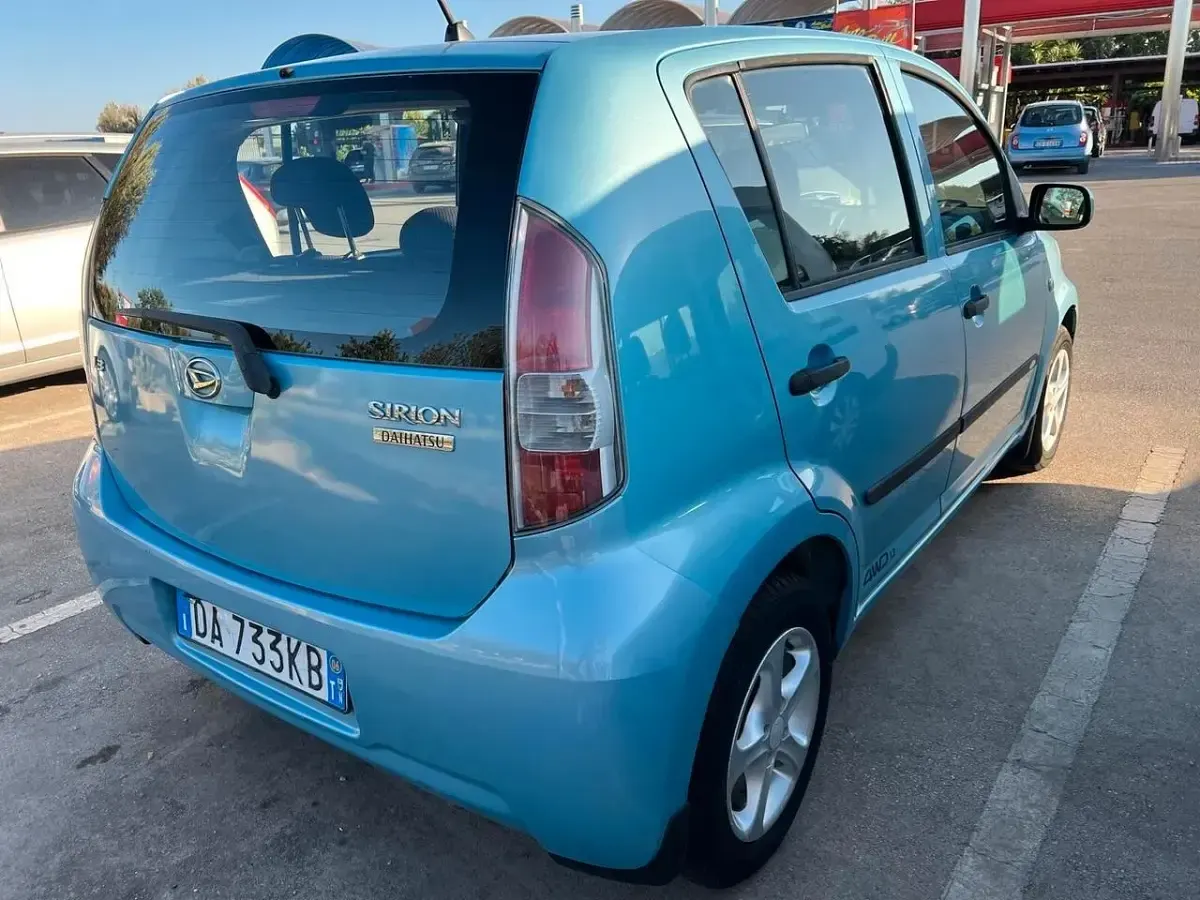 Usata Daihatsu Sirion 87 CV (63 kW) 2006 Blu Utilitaria