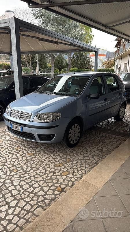 Blu Usata 2006 Fiat Punto Active Tre volumi | 1990 € (Buon prezzo) - Immagine 1/4