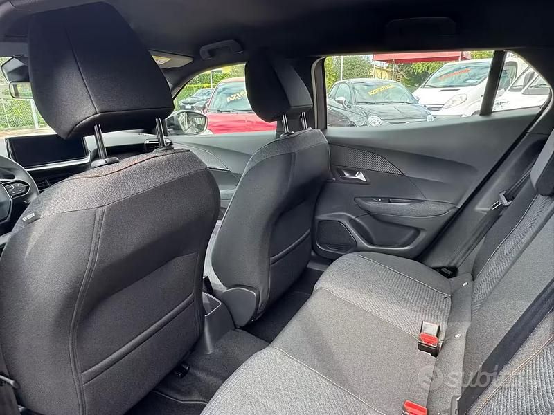 Usata Peugeot 2008 Style 100 CV (73 kW) 2025 Grigio SUV