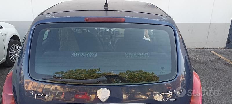 Usata Lancia Ypsilon 69 CV (50 kW) 2005 Blu Utilitaria