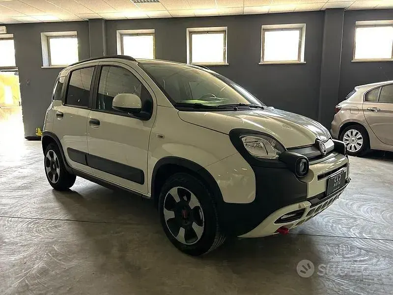 Nuova Fiat Panda Cross Cross 70 CV (51 kW) 2026 Bianco Utilitaria